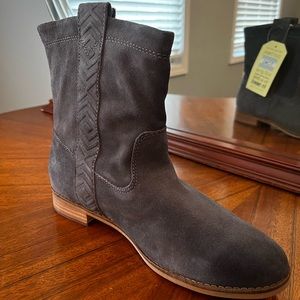 Toms Grey Suede Boot Size 8
